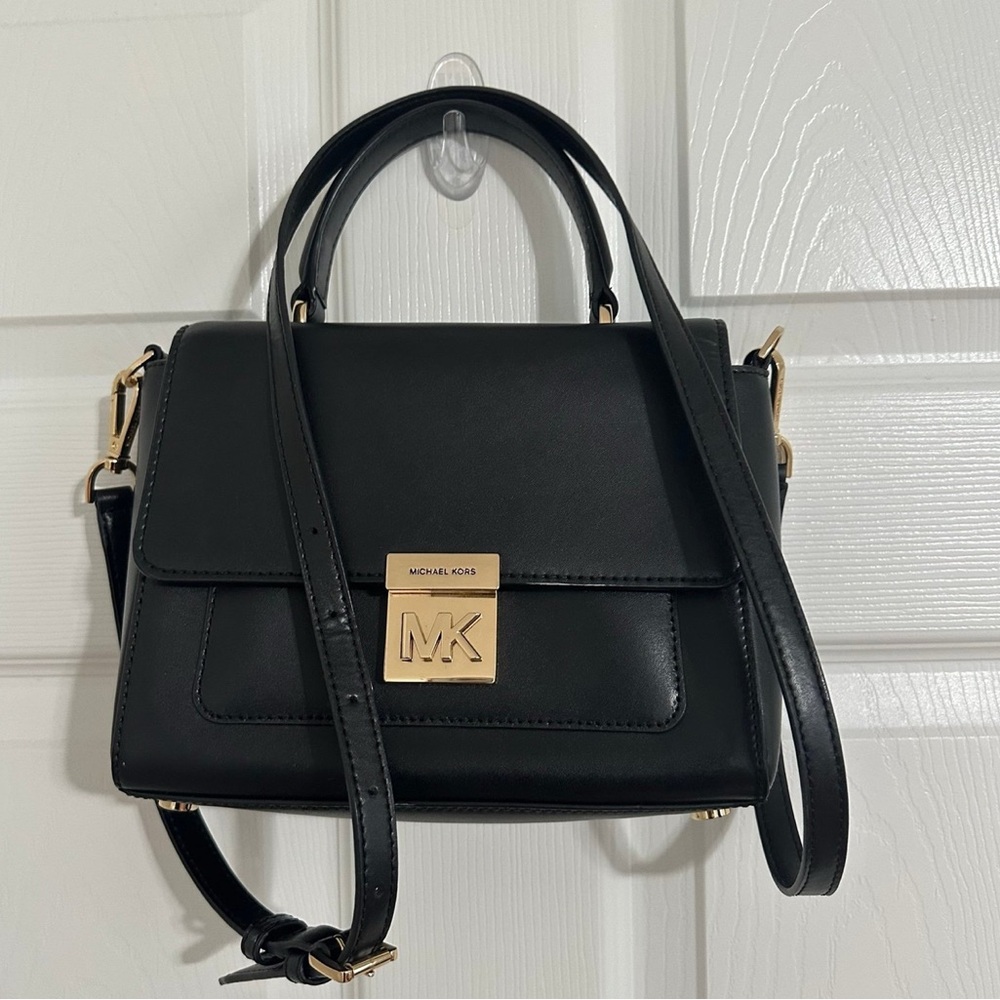 MICHAEL KORS: MINDY Medium Satchel
